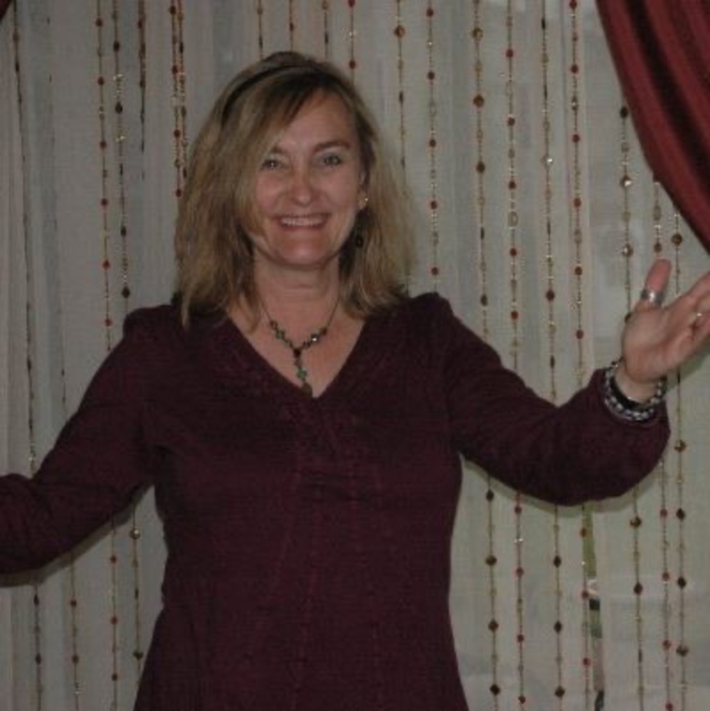 Meet your Posher, Debora